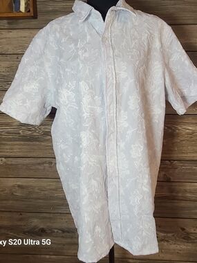 White Floral-Textured Short Sleeve Button-Down Shirt